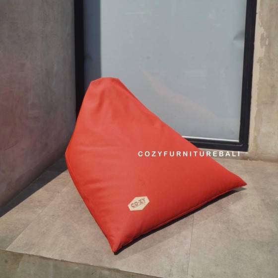 Triangle Chair (S)